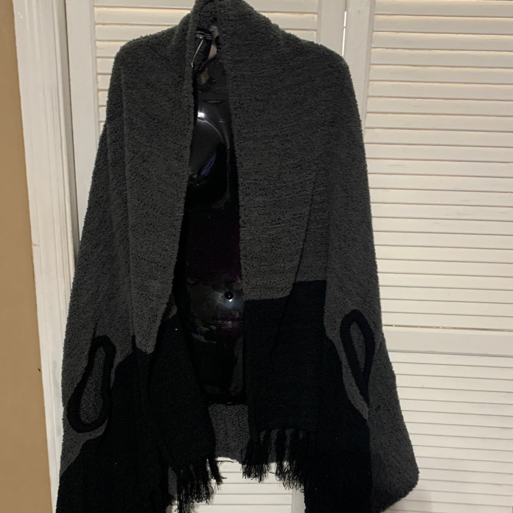 Elegant Black and Gray Women's Cape